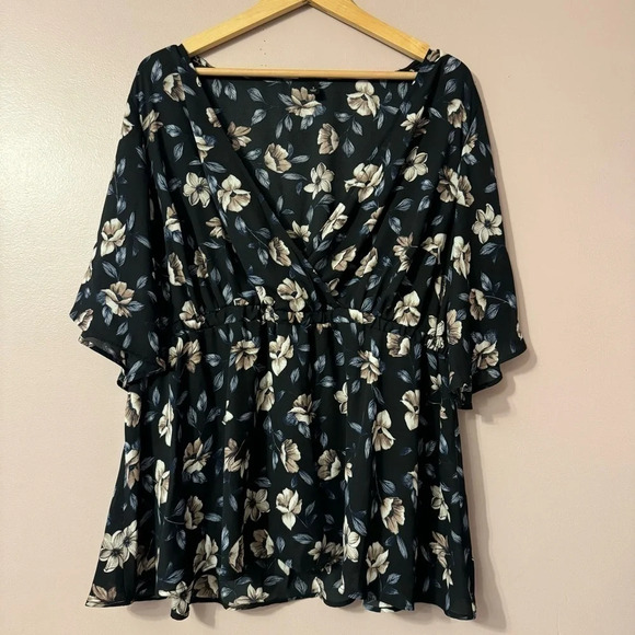 Torrid Lily Babydoll Georgette Surplice Blouse  Womens Size 1 Floral - Picture 4 of 11